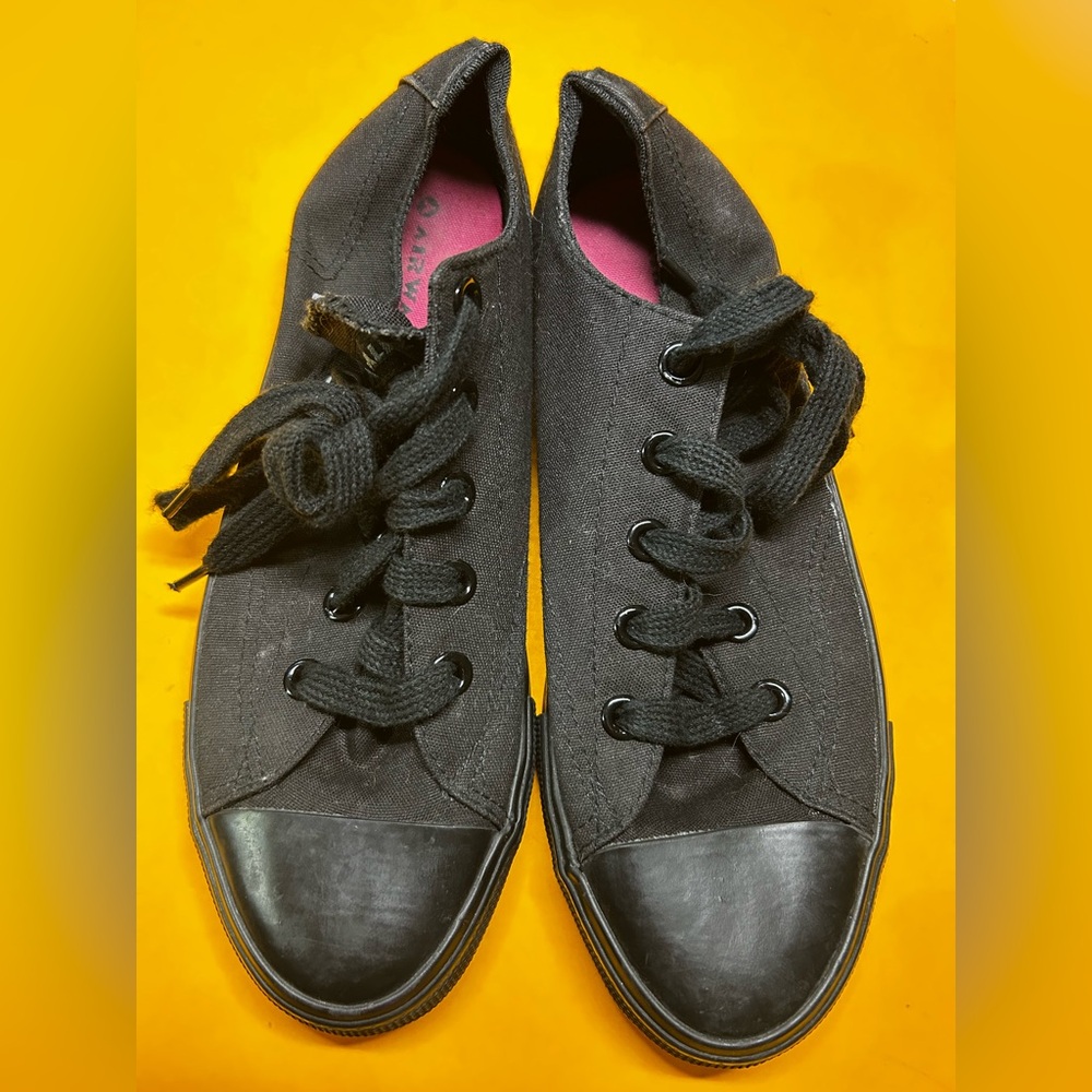 Airwalk Black Women's Lace-Up Sneakers